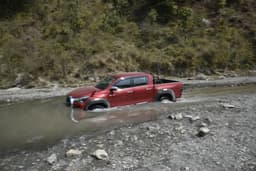 Toyota Hilux Body Colored Bumpers