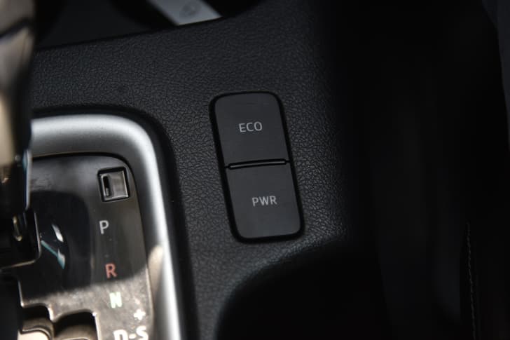 Toyota Hilux Gear Box