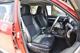 Toyota Hilux Front Row Seats