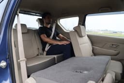 Toyota Rumion Second Row Seats