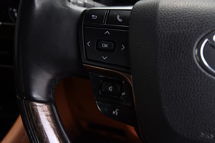 Toyota Vellfire Steering Wheel