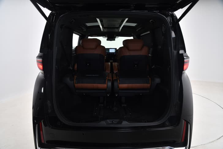 Toyota Vellfire Front Row Seats