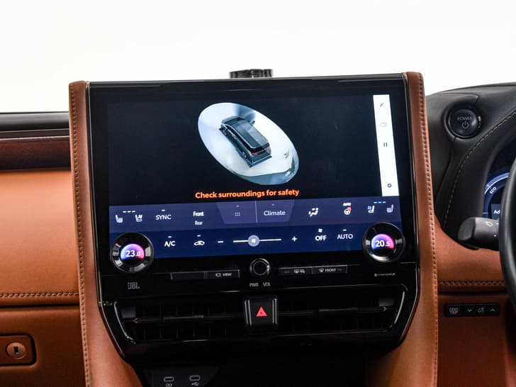 Toyota Vellfire Dashboard