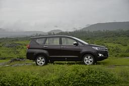 Toyota Innova Crysta Front Right Three Quarter