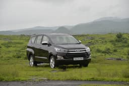 Toyota Innova Crysta Front Right Three Quarter