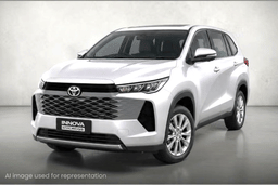 Toyota Innova HyCross facelift