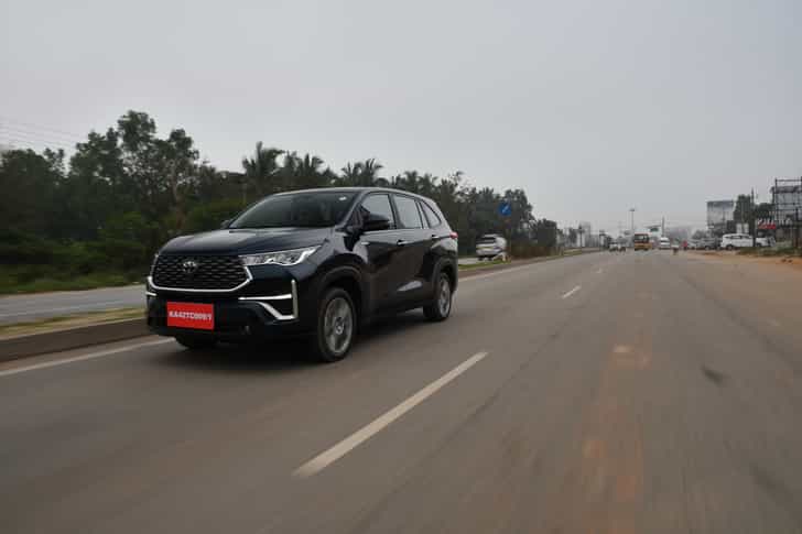 Toyota Innova HyCross