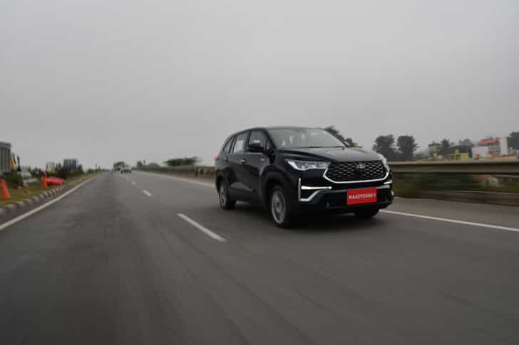 Toyota Innova HyCross