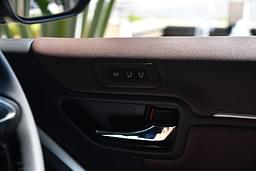 Toyota Innova Hycross Adjustable Lumbar Support