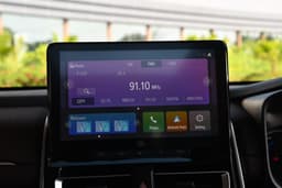Toyota Innova Hycross Dashboard
