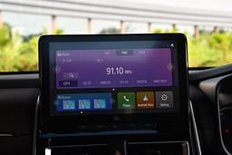 Toyota Innova Hycross Dashboard