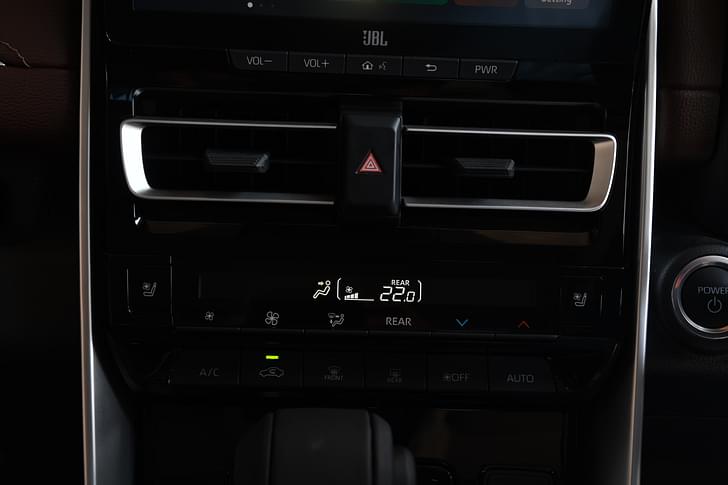 Toyota Innova Hycross Infotainment System