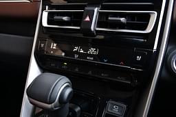 Toyota Innova Hycross Dashboard