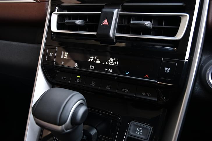 Toyota Innova Hycross Dashboard
