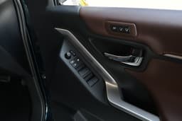 Toyota Innova Hycross Color Black