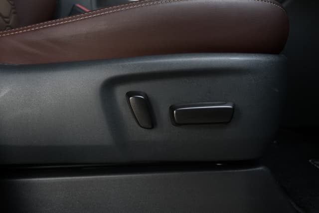 Driver Height Adjustable Seat Image - 2671