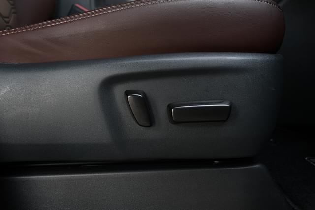 Driver Height Adjustable Seat Image - 2671