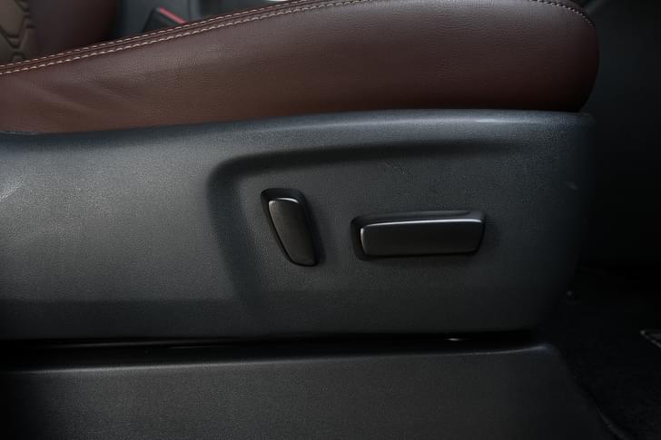 Toyota Innova Hycross Driver Height Adjustable Seat