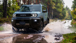 Toyota Land Cruiser FJ Front Right Three Quarter Toyota Land Cruiser FJ Front Right Three Quarter