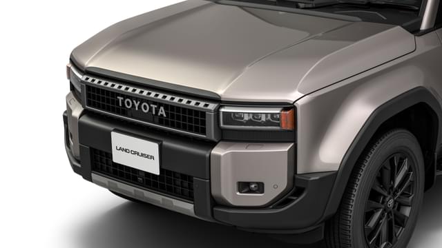 Front Right Three Quarter Image - 18352