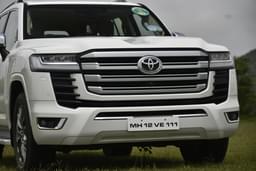 Toyota Land Cruiser Front View