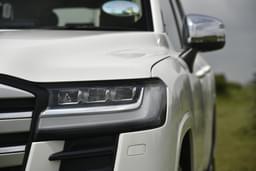 Toyota Land Cruiser Front Right Three Quarter