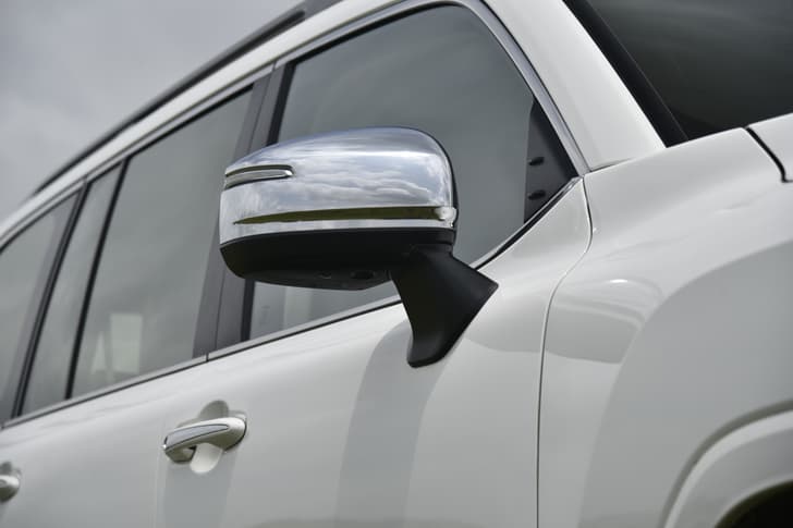 Toyota Land Cruiser Color White