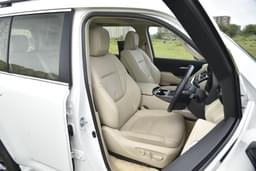 Toyota Land Cruiser Front Row Seats