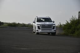 Toyota Land Cruiser Front Right Three Quarter