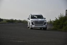 Toyota Land Cruiser Front Right Three Quarter