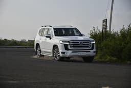 Toyota Land Cruiser Front Left Three Quarter