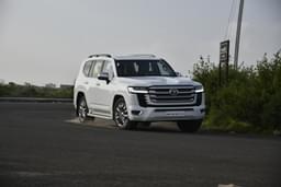 Toyota Land Cruiser Front Left Three Quarter