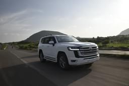 Toyota Land Cruiser Front Right Three Quarter