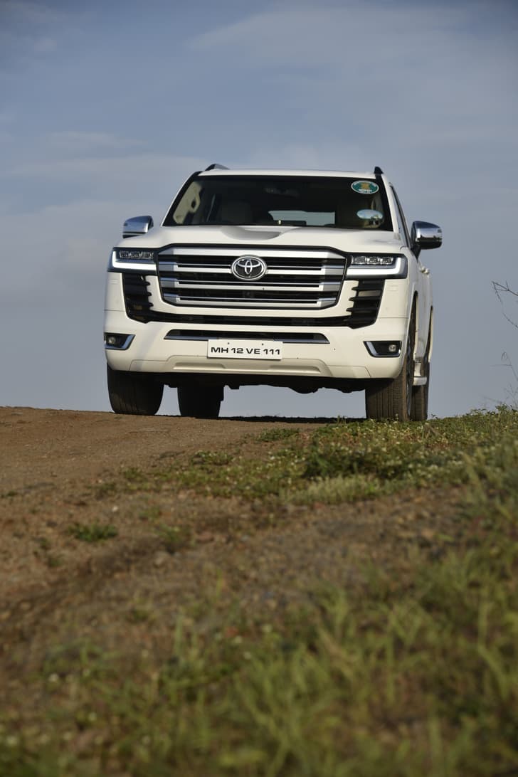 Toyota Land Cruiser Front Right Three Quarter