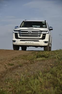 Toyota Land Cruiser Front Right Three Quarter