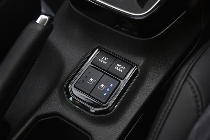 Toyota Urban Cruiser Hyryder Console Storage