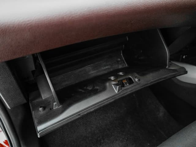 Glove Compartment Image - 32528