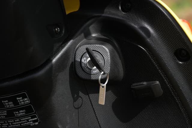 Closed Fuel Lid Image - 26832