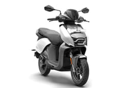 Vida V2 Front Right Three Quarter