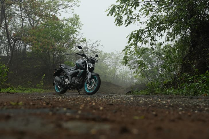 Yamaha FZ-S Fi Images