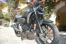 Yamaha FZ-X Front Left Three Quarter
