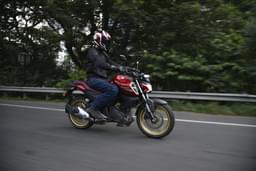 Yamaha Fzs Fi V4 Dlx Front Left Three Quarter