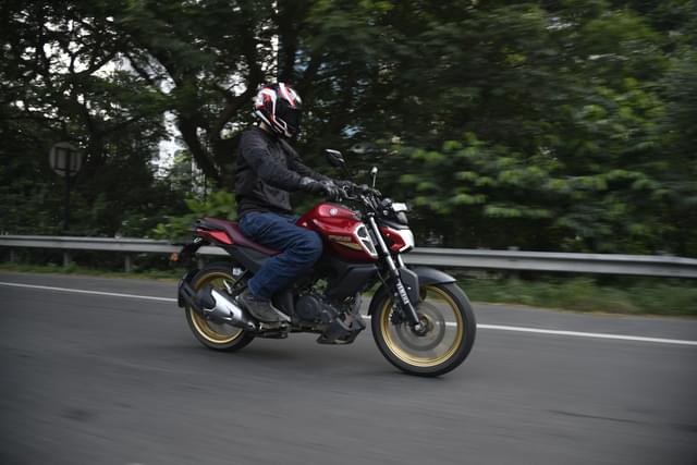 Front Left Three Quarter Image - 28050