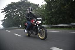 Yamaha Fzs Fi V4 Dlx Front Left Three Quarter