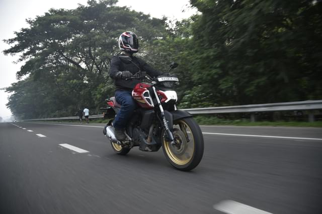 Front Left Three Quarter Image - 28062