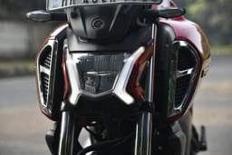 Yamaha Fzs Fi V4 Dlx Front View