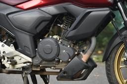 Yamaha Fzs Fi V4 Dlx Color Red