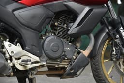 Yamaha Fzs Fi V4 Dlx Color Red