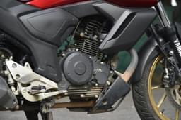 Yamaha Fzs Fi V4 Dlx Color Red