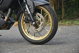 Yamaha Fzs Fi V4 Dlx Color Black